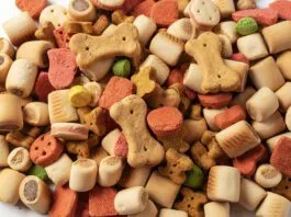 Dog treats don't typically list calories so knowing how many dog treats per day can be challenging.